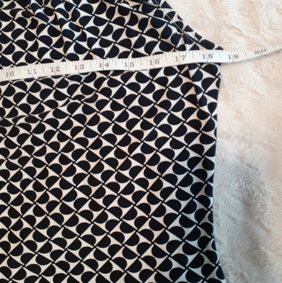 Banana Republic Sleeveless Blouse - Picture 6 of 6